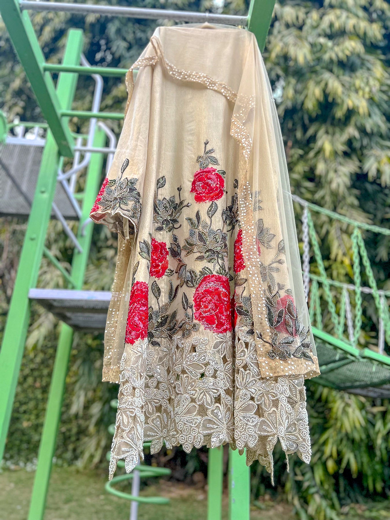 Light Gold Tissue Olive Rose Cuts Aline