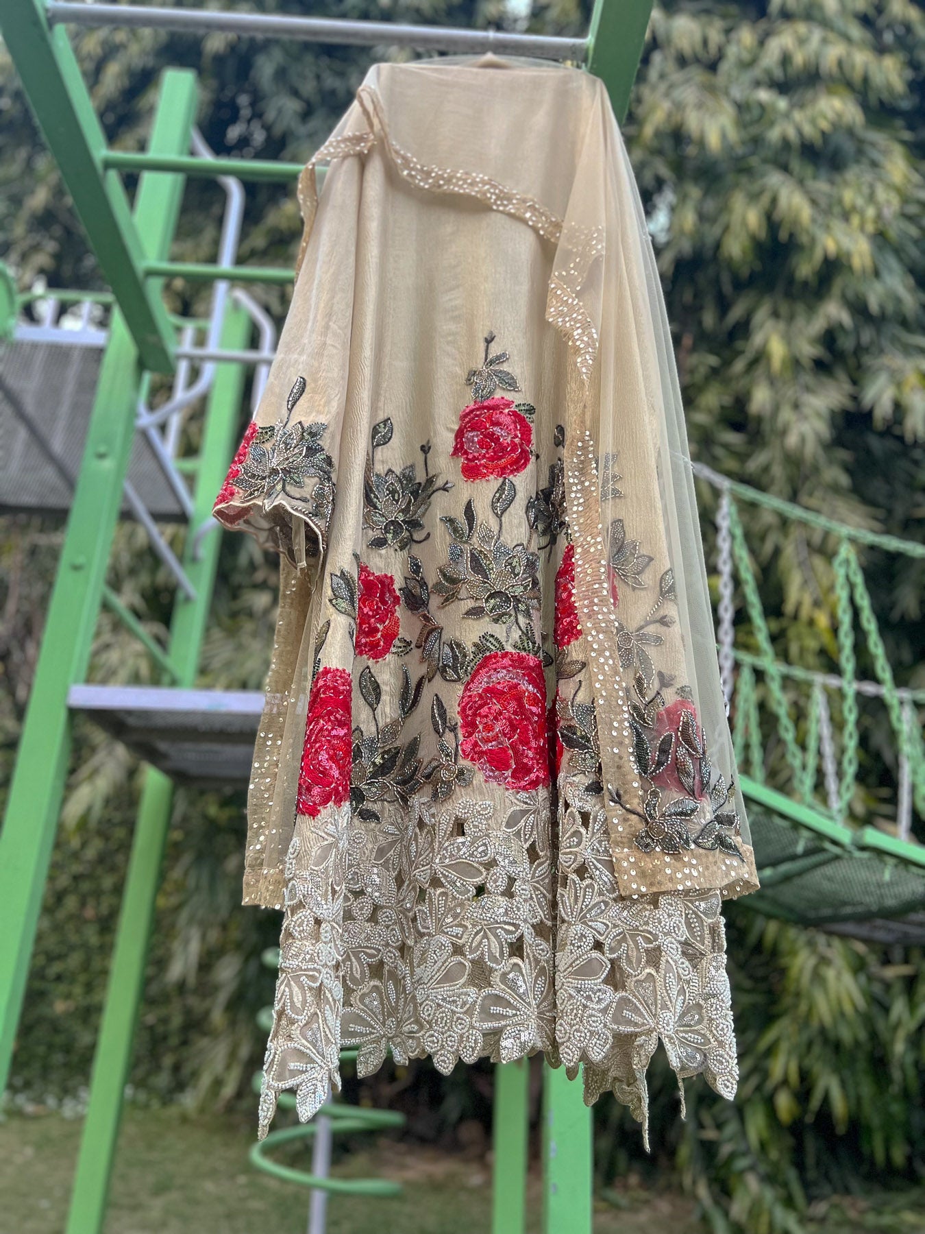 Light Gold Tissue Olive Rose Cuts Aline