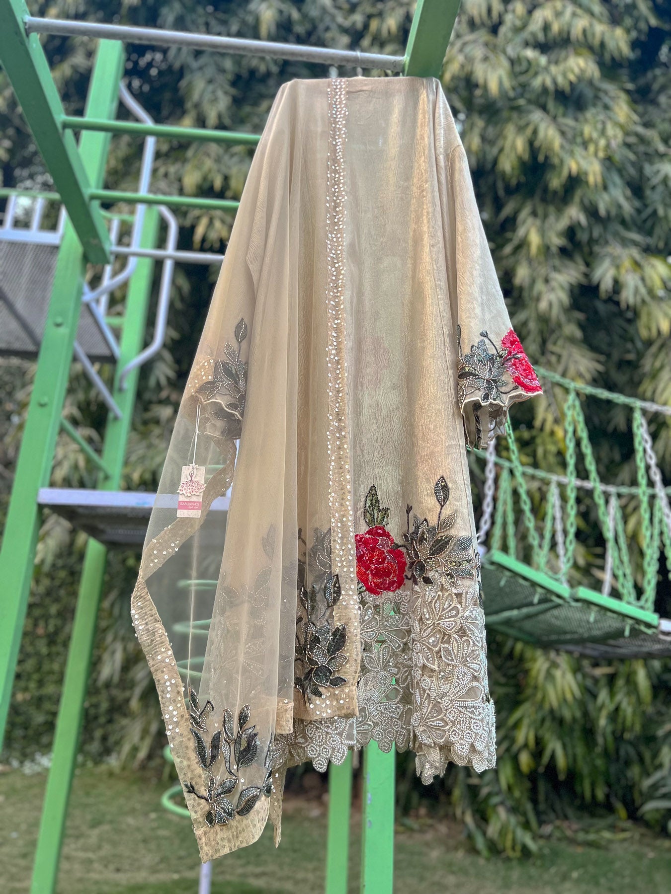 Light Gold Tissue Olive Rose Cuts Aline