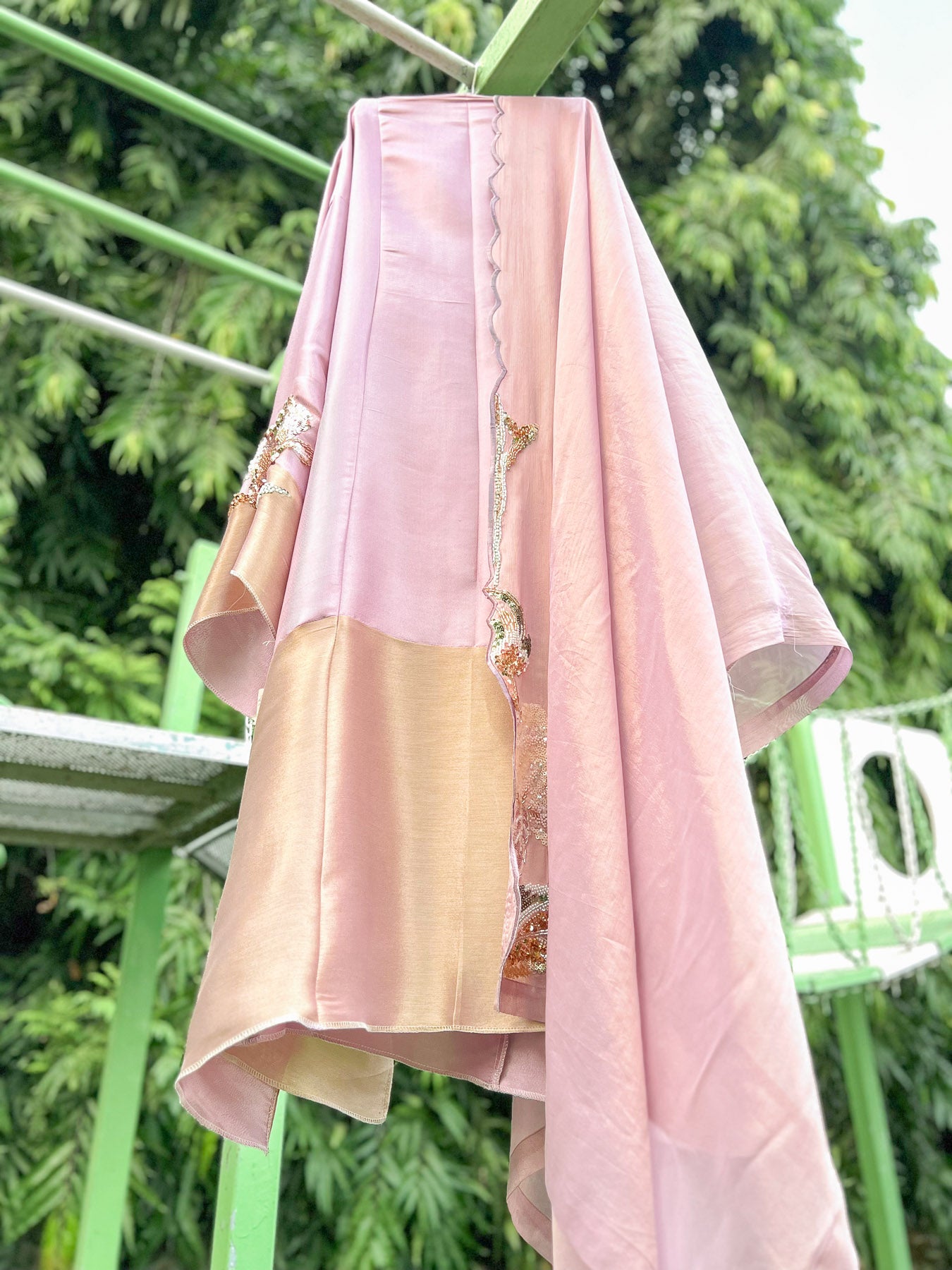 Lilac Pink Satin Tissue Big Cutdana Aline