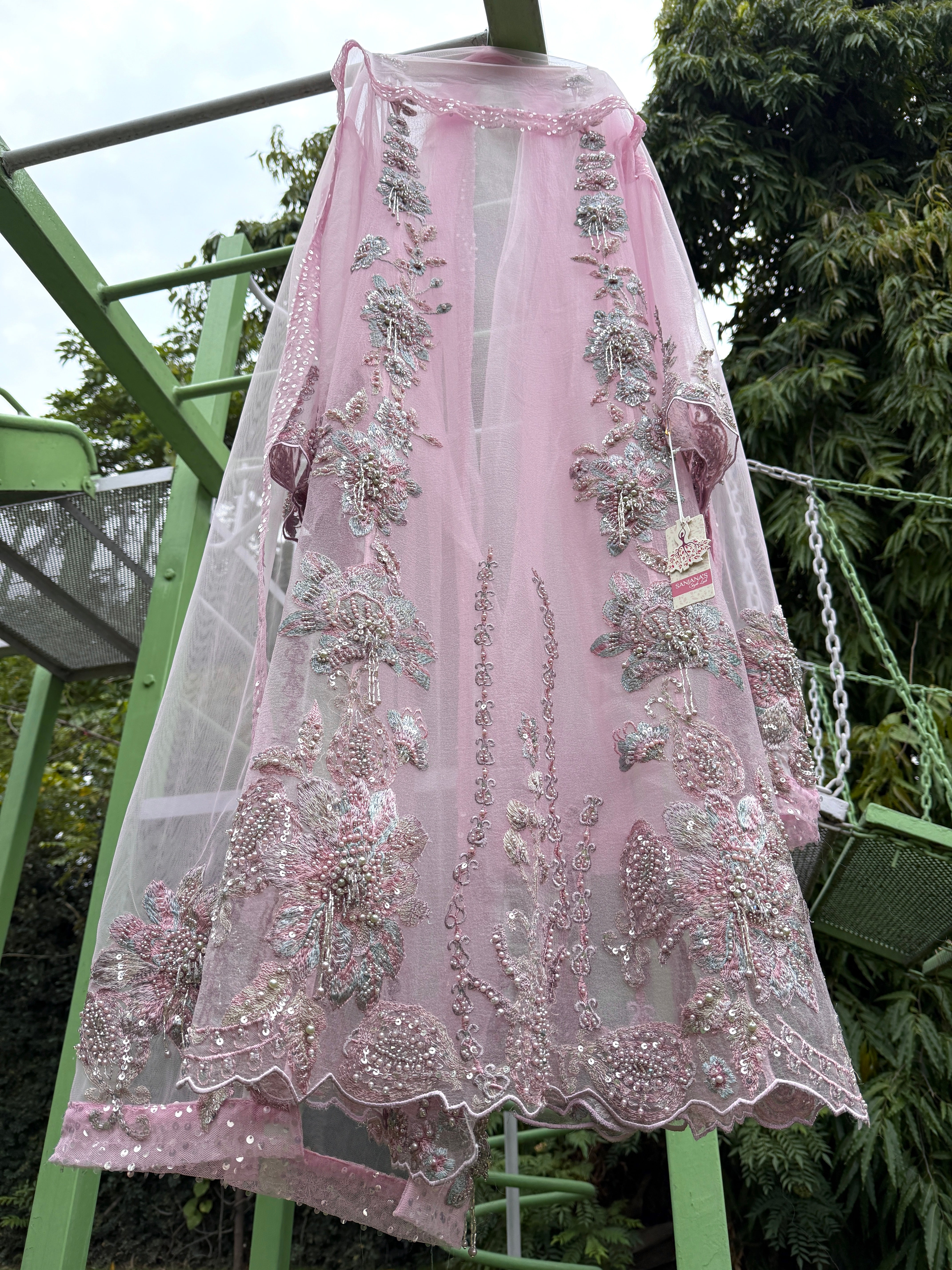 Gulabi Moti Bagh
