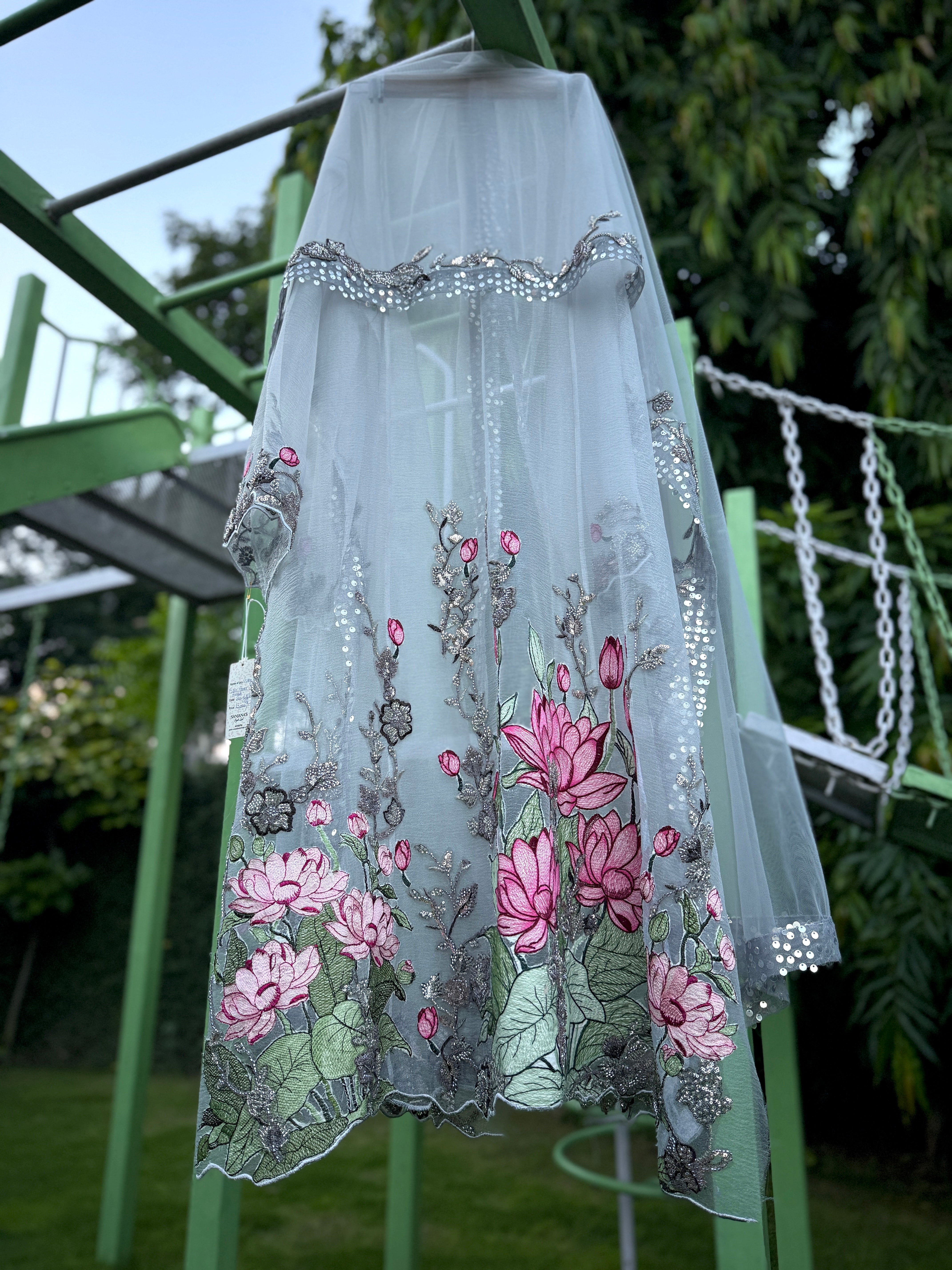 Grey Fusia Flower Bubble